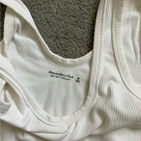 Abercrombie & Fitch White Ribbed Scoop Neck Bodysuit Medium - Picture 3 of 4